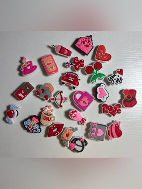 🆕 Valentine Pink & Red Shoe Charm Set - Cute Love Icons - Jibbitz